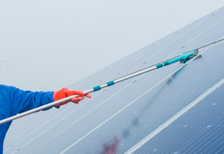 太陽光モジュール（パネル）の洗浄