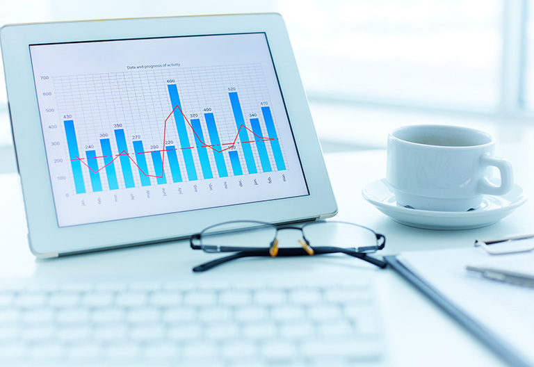 専用機器を使って発電量の計測