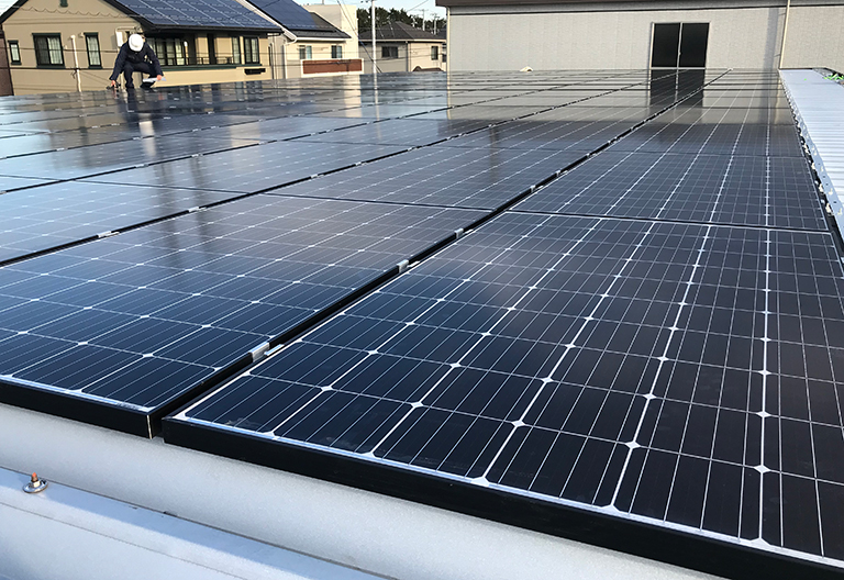 太陽光発電システムは屋根の耐久性をアップさせます